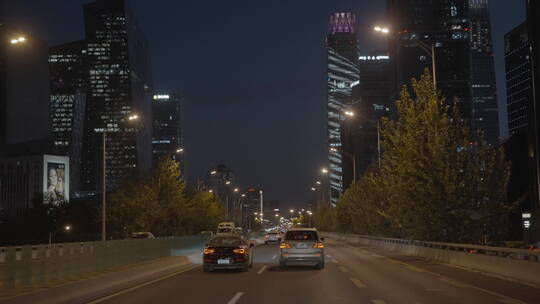 北京国贸三环夜景 汽车行驶在三环国贸