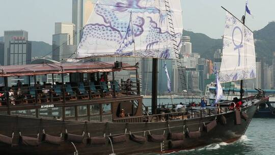 香港维多利亚港的游船3