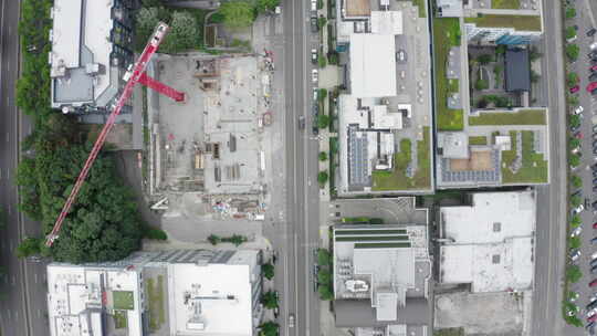 建筑物和城市道路的高空航拍。