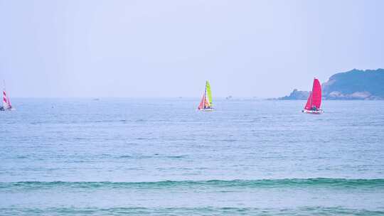 海南三亚海面水上运动帆船
