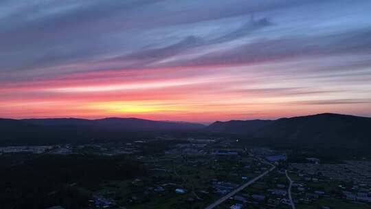 航拍大兴安岭森林小镇晚霞