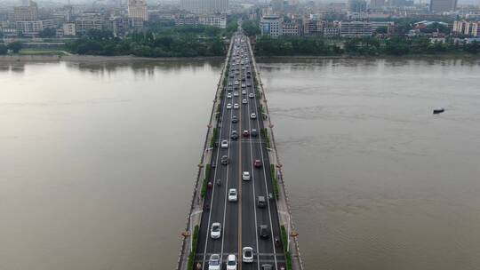 城市跨河大桥拥堵交通航拍