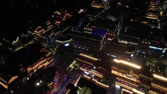 俯瞰仿古建筑商业街景点步行街夜景亮化后飞