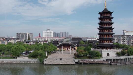 航拍泰州凤城河畔古建筑街景