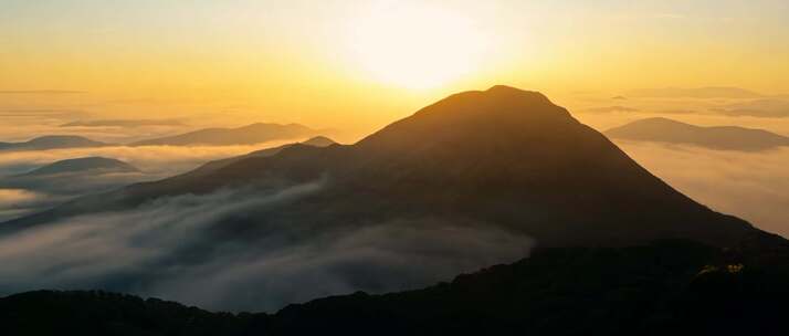 云海日出意境山峰泰山