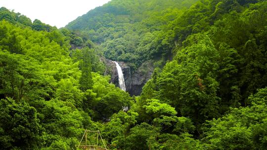 无人机航拍宁波村雁苍山风景区雁苍山瀑布