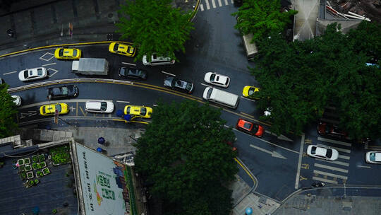 雨天公路街道