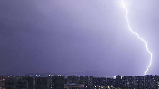 杭州城市夜空巨型闪电升格