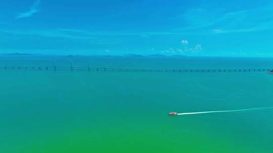 珠海航拍港珠澳大桥大全景 海面低机位飞行