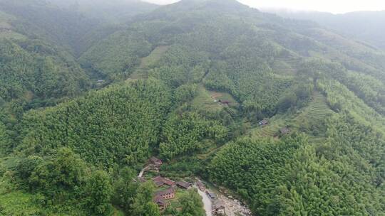 航拍大山森林