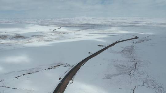 三江源国家公园黄河源巴颜喀拉雪山公路