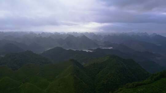 航拍阴天山峰喀斯特地貌