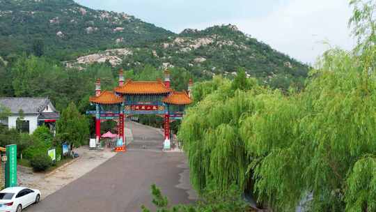 龙山胜境 龙山 山 牌坊 山脉 航拍龙山