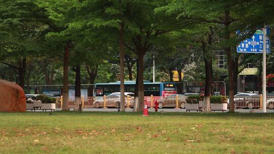 城市道路的车流视频素材模板下载