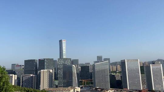 济南高新区建筑，经十路奥体中心高楼大厦视频素材模板下载