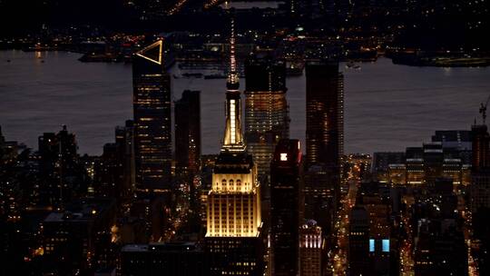 美国纽约帝国大厦夜晚高空航拍