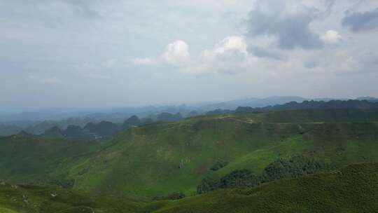 贵州山川阿西里西草原白云蓝天 