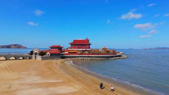 航拍烟台蓬莱八仙过海口景区古建筑城市风景