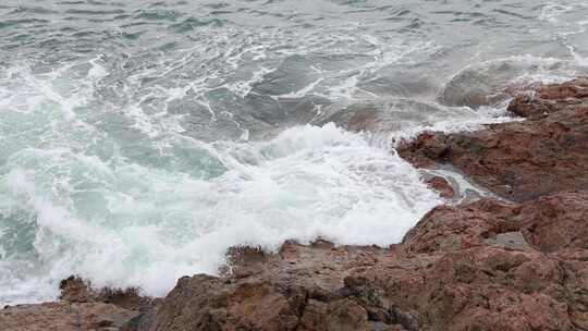 深圳海岸线-大梅沙礁石风起浪涌