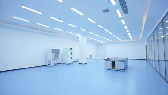 空荡的蓝色科技实验室室内