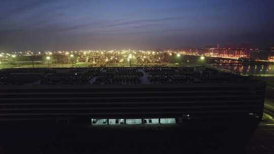上海海通国际汽车码头露天停车厂夜景