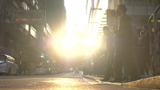 日落时分繁忙的香港街