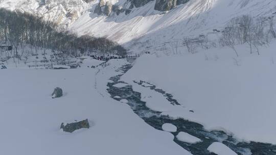 唯美大气震撼冬季长白山及瀑布雪景航拍