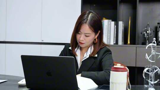 女性创业励志奋斗商务职场