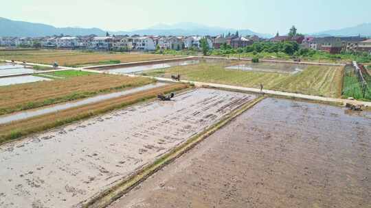 乡村农田机械耕地航拍