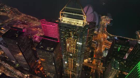 香港第三高楼：中环广场屋顶金字塔形状2