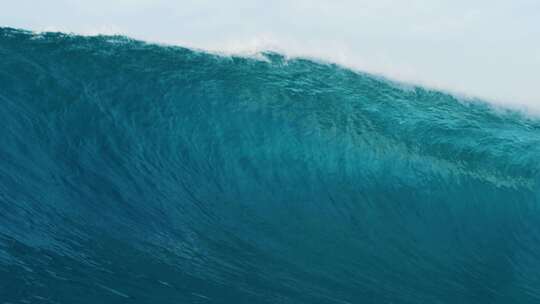 大海上汹涌的海浪4k