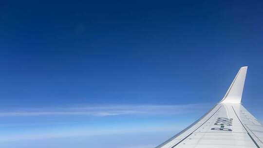 飞机窗外风景云海空中飞行机舱第一视角风光视频素材模板下载