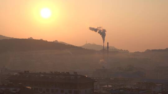 冬季北方烧锅炉供暖场景