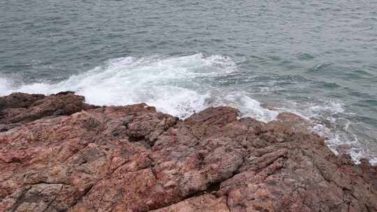 深圳海岸线-大梅沙礁石风起浪涌