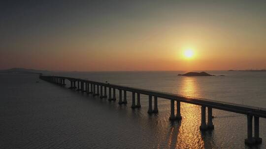 浙江舟山舟岱大桥晨曦日出航拍