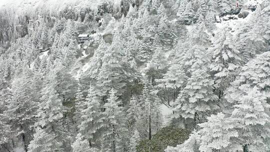 航拍雪山雪景