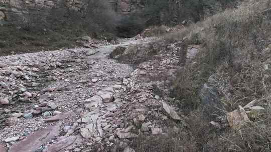 山 山路 山上 航拍 崎岖 陡峭