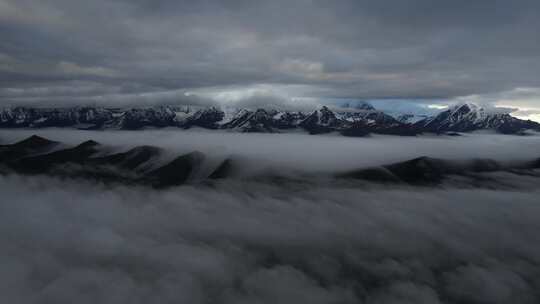 四川甘孜州高原冷嘎措贡嘎雪山高空航拍