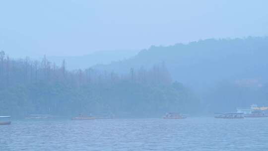 雾西湖风景