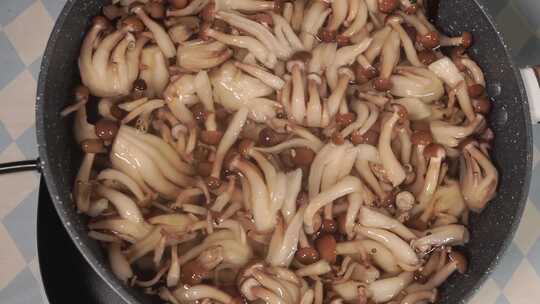 水煮蟹味菇炒蘑菇