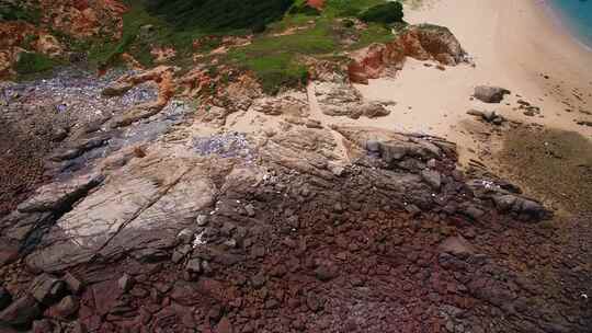 航拍平潭大嵩岛原生态海岛海浪碧海蓝天沙滩