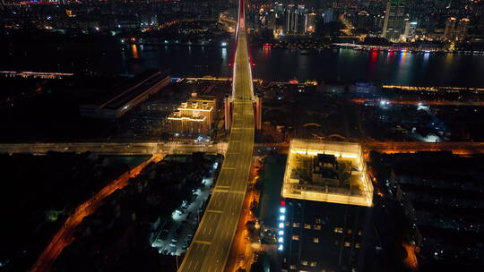 2022上海疫情空荡的卢浦大桥