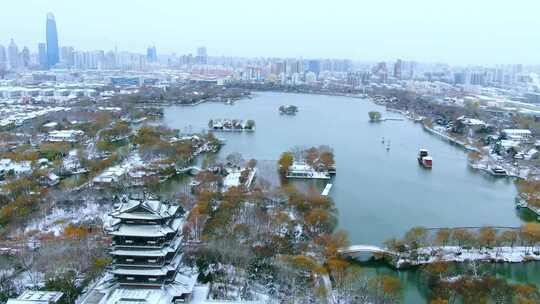 山东济南大明湖雪景航拍冬天