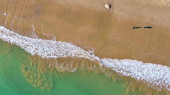 大海海边海水海浪沙滩海滩航拍海岸线风景唯