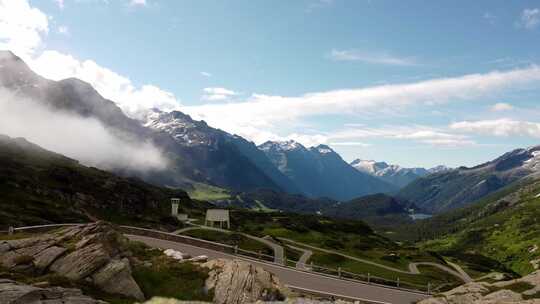 瑞士圣贝纳迪诺山口的云层