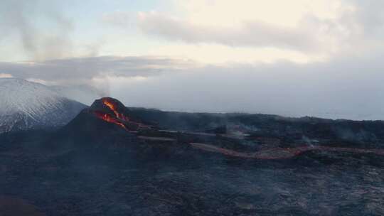 冰岛火山爆发航拍