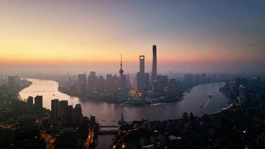 上海航拍东方明珠大气上海