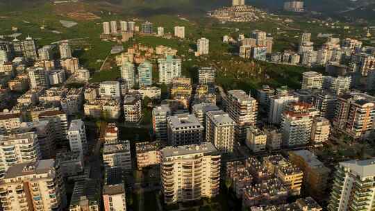 海岸线城市建筑物全景阿拉尼亚土耳其