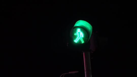 4K红绿灯-夜晚交通车辆信号灯