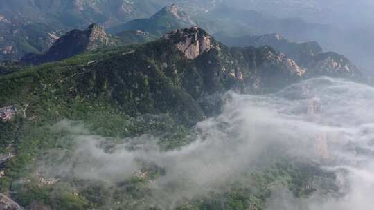 泰山高空云雾缭绕